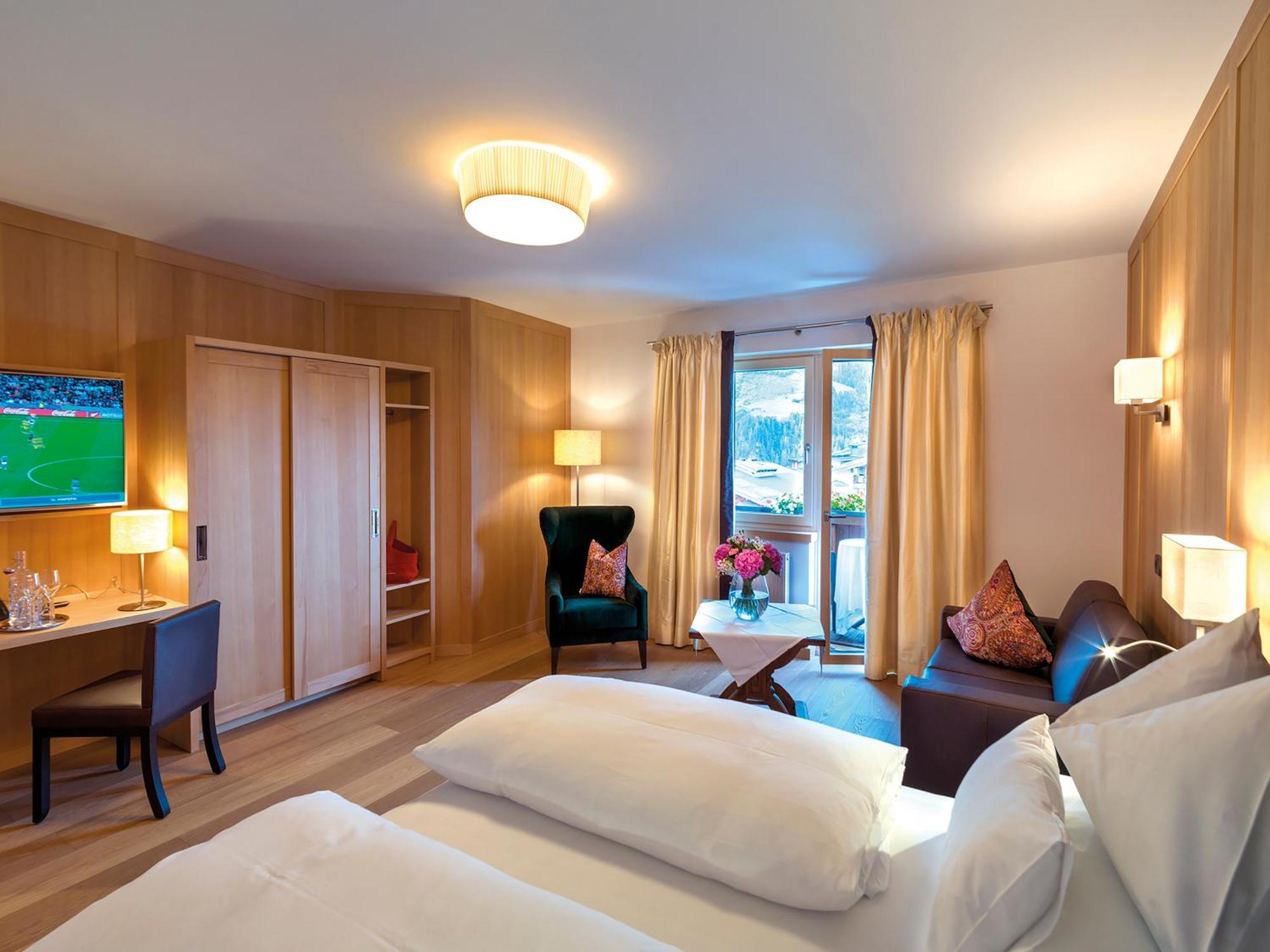 Hotel Zinnkrugl アルペンドルフ エクステリア 写真