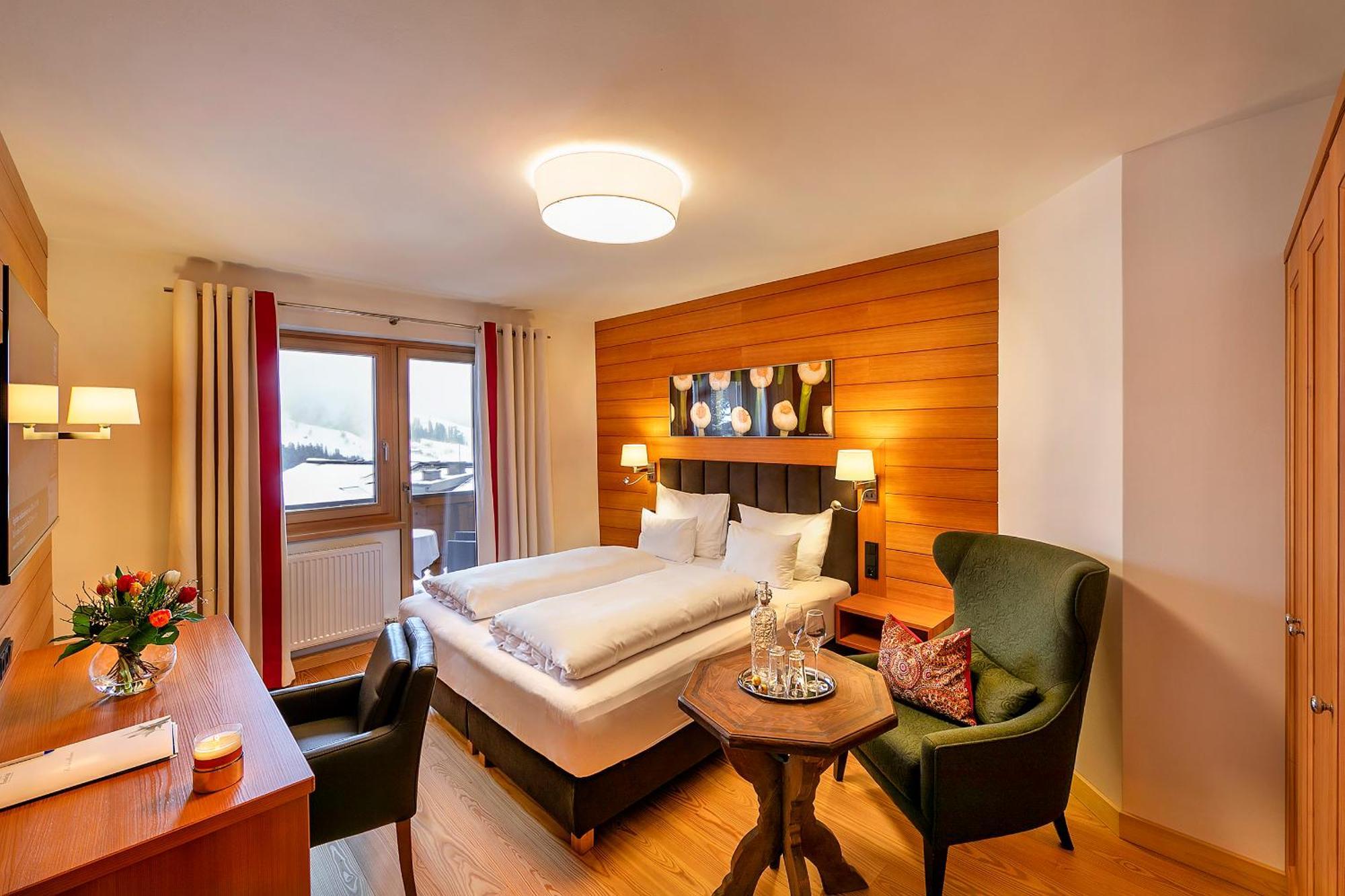 Hotel Zinnkrugl アルペンドルフ エクステリア 写真
