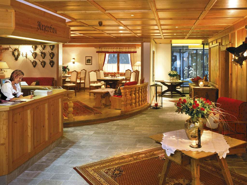 Hotel Zinnkrugl アルペンドルフ エクステリア 写真